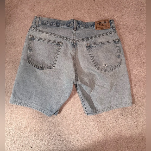 Levi’s Jorts - Picture 2 of 2